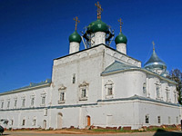 Переславль-Залесский. Трапезная палата рядом с Благовещенской церковью.