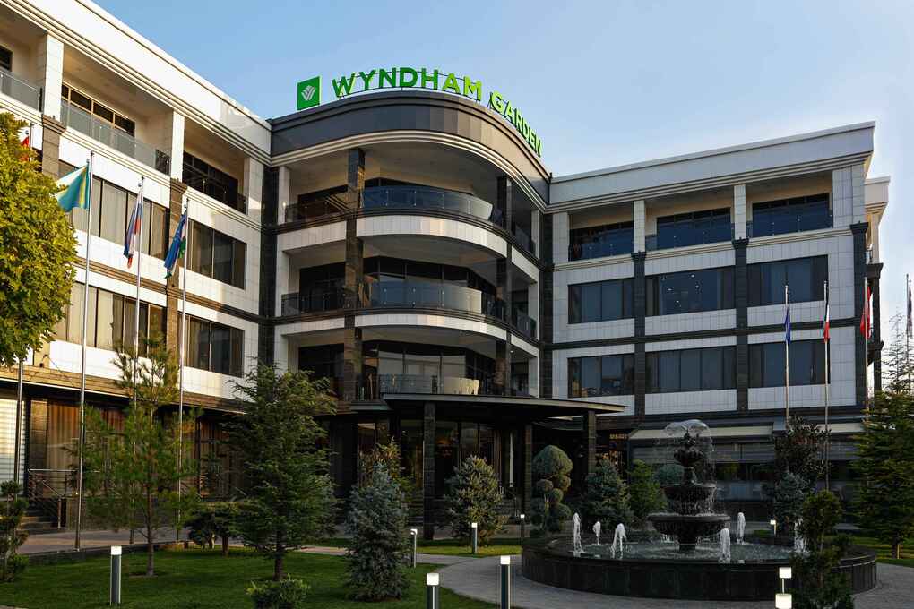 Отель "Wyndham Garden" | 