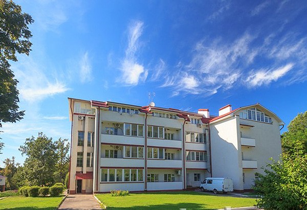 Санаторий Молния в Егнышевке - территория и корпуса