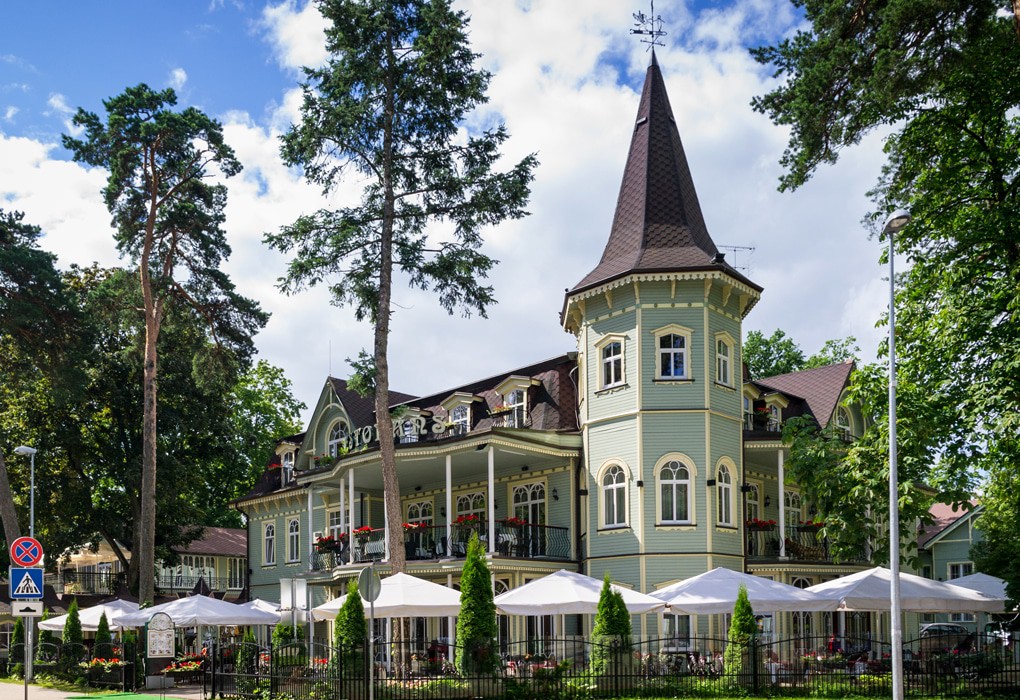 Юрмала города латвии. Курорты прибалтики. Латвия рига юрмала. Пляж майори юрмала. Латвия курорт юрмала.