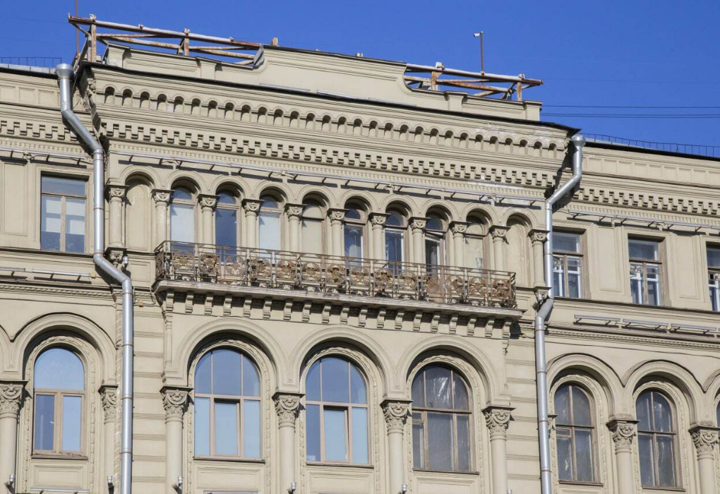 Отель "Лопатин Невский 100" |