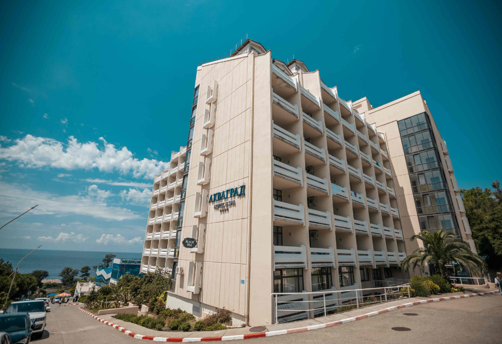 Отель Акваград Hotel & SPA в Сочи - территория и корпуса