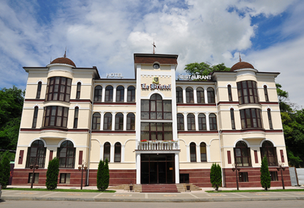 Отель "Le Bristol" |